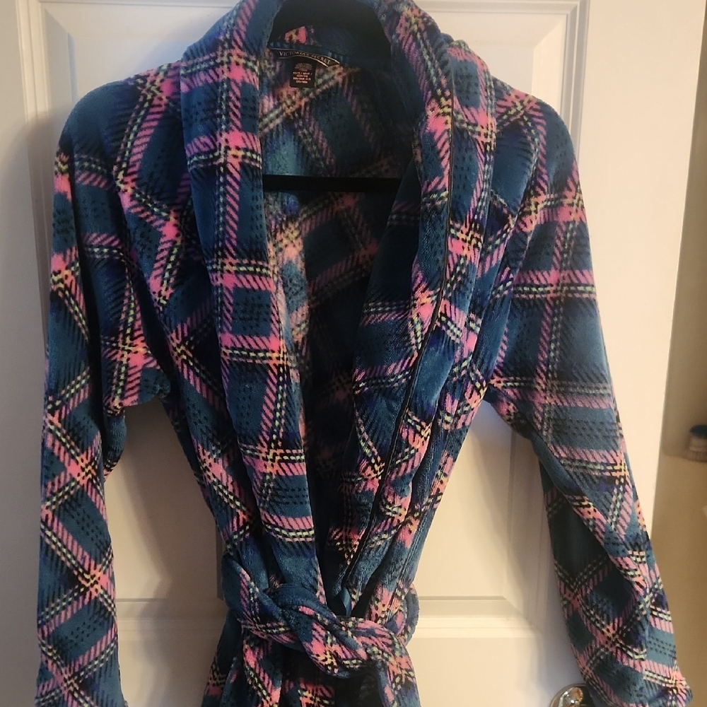 Victoria's Secret Pink and Green Shawl Collar Robe